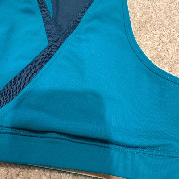 Lululemon set of 2 Sports bras size 4 - Picture 4 of 7